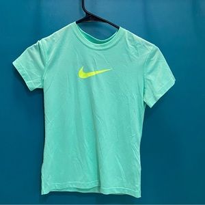 Nike Tee size M Youth Athletic Cut Mint Green Dry Fit
